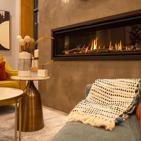Alpenglow Lodge Bear Wonder One Bedroom By Mva Whistler Exteriör bild