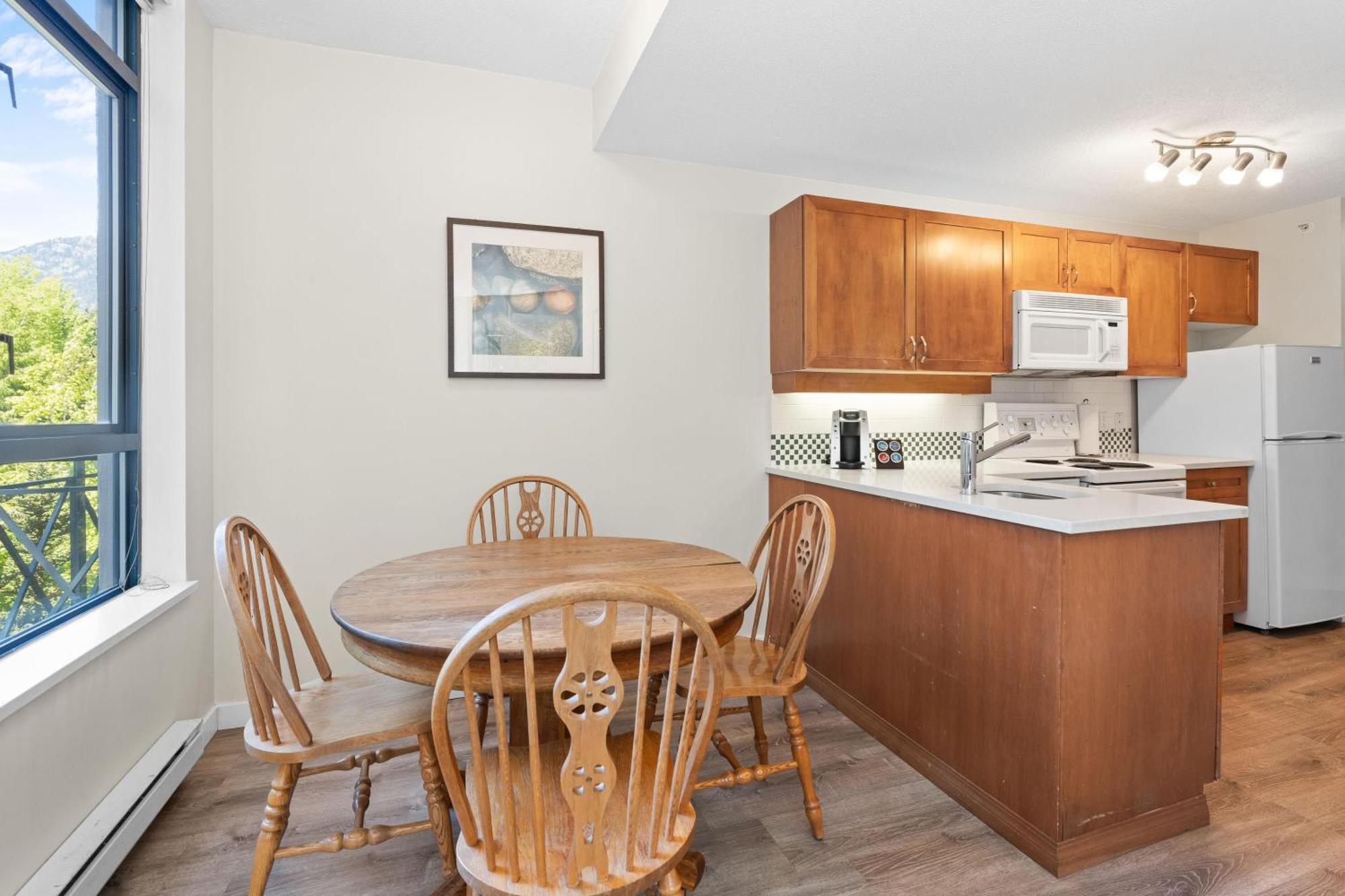 Alpenglow Lodge Bear Wonder One Bedroom By Mva Whistler Exteriör bild