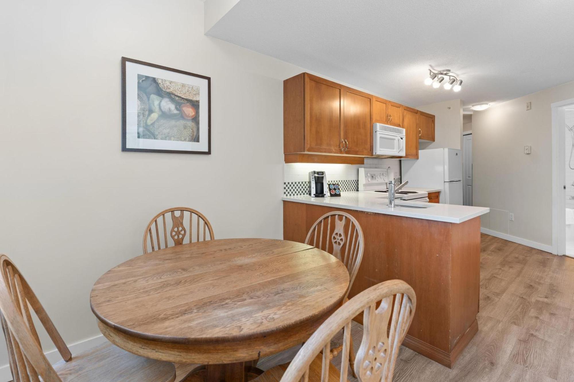 Alpenglow Lodge Bear Wonder One Bedroom By Mva Whistler Exteriör bild