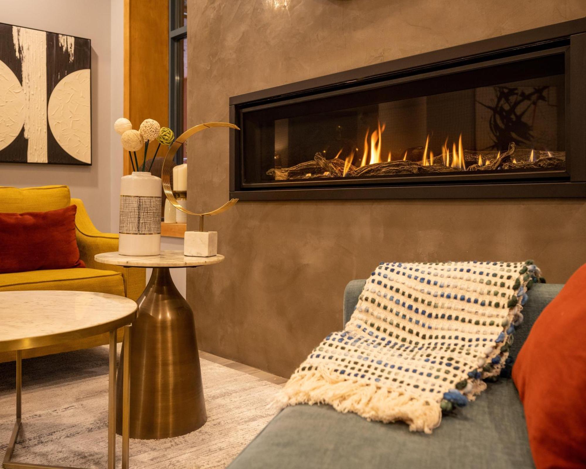 Alpenglow Lodge Bear Wonder One Bedroom By Mva Whistler Exteriör bild